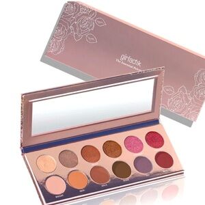 Girlactik Essential Eyeshadow Palette